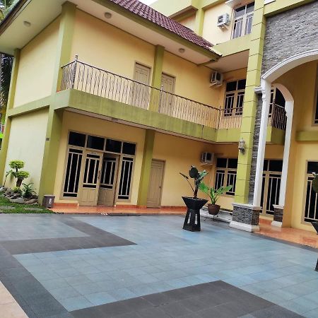 Hotel Randik Sekayu Экстерьер фото