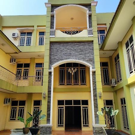 Hotel Randik Sekayu Экстерьер фото